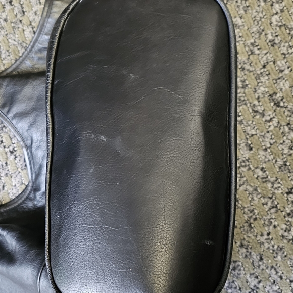 Tory Burch Robinson Large Leather Tote - Picture 10 of 16